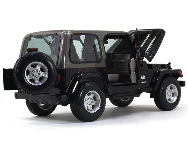 Jeep Wrangler Sahara black 1:18 Maisto diecast Scale Model car | Scale Arts  India