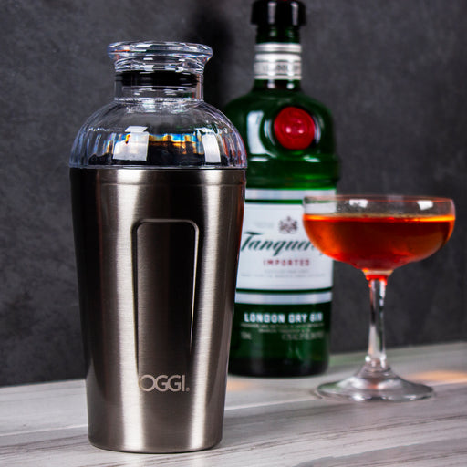 OGGI Classic Cocktail Shaker Stainless - 26 oz, Stainless Steel  Construction, Built in Strainer - Ideal Home Bar Drink Mixer, Bartender  Kit, Essential