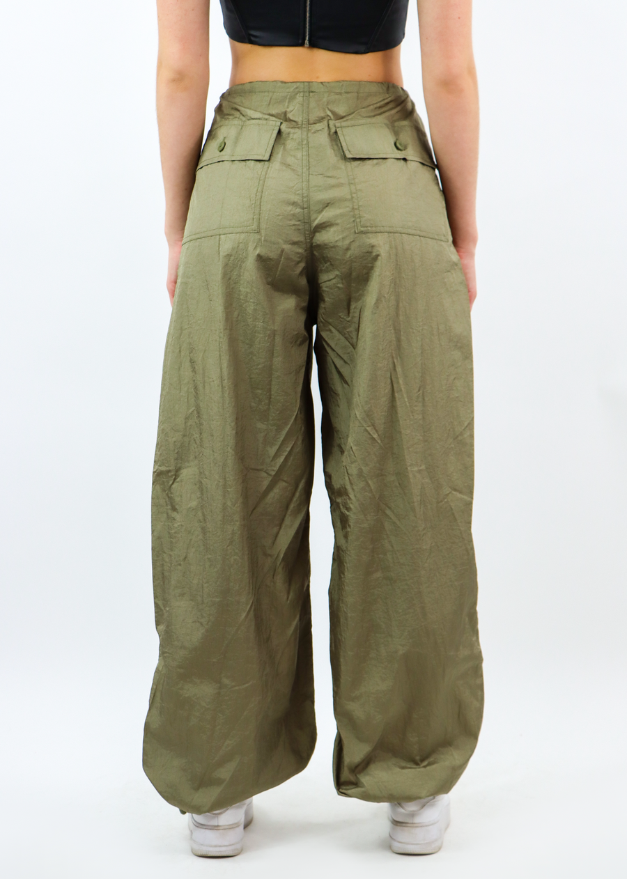 Ready To Fly Parachute Pants ★ Olive – Rock N Rags