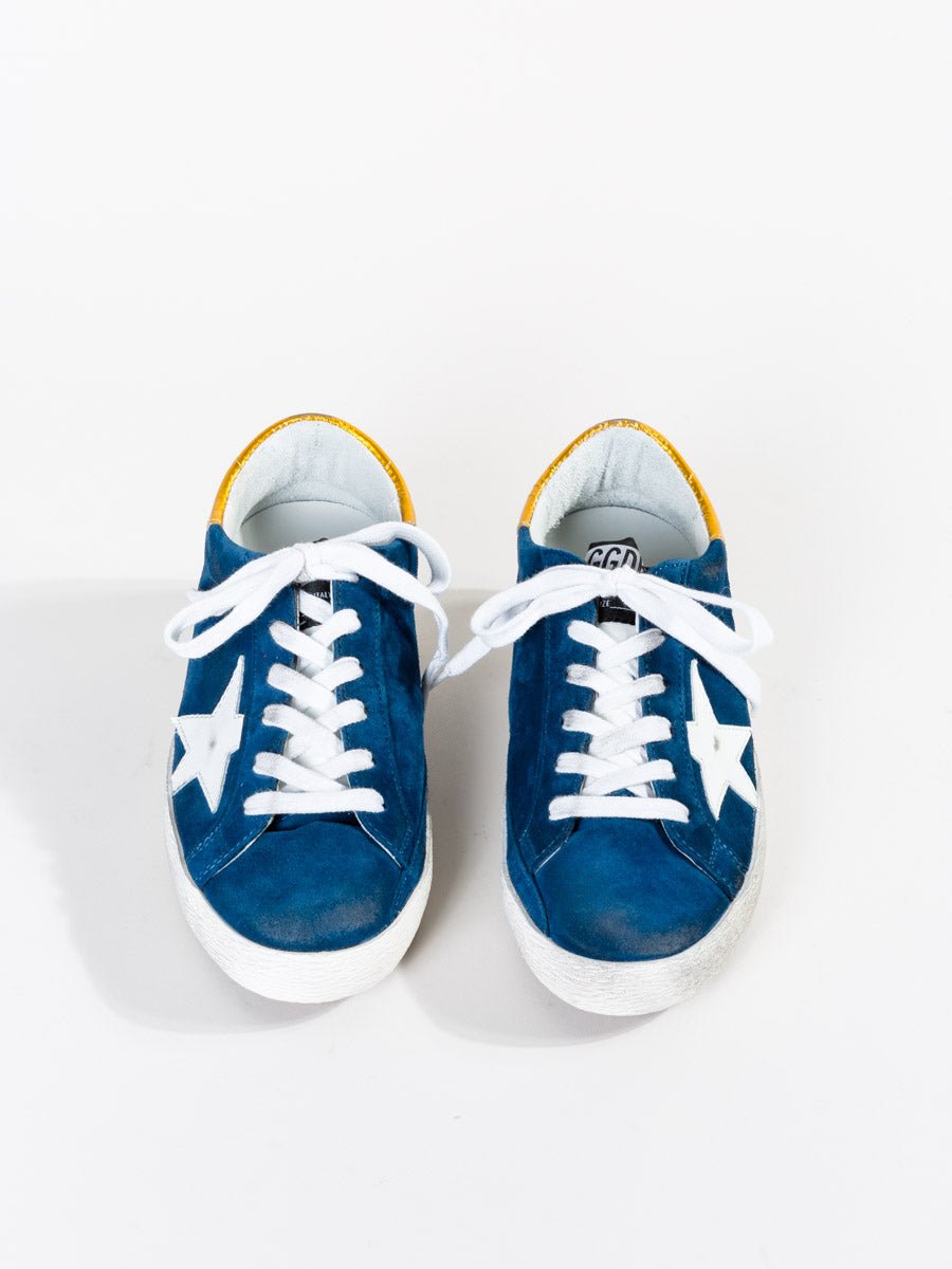 Golden Goose Superstar Sneaker in Blue and White Suede – scarpa