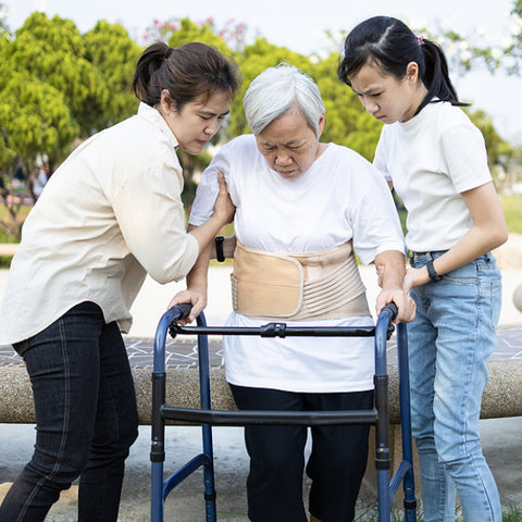 5 Tips On How To Help Seniors With Post-Surgery Recovery