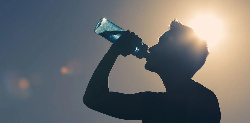 Während des Trainings eignen sich Leitungs- und Mineralwasser und besonders Fruchtschorlen gut zum trinken