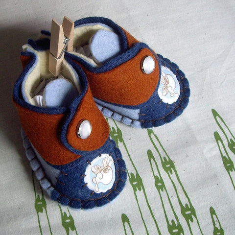 hand stitched felt baby shoes