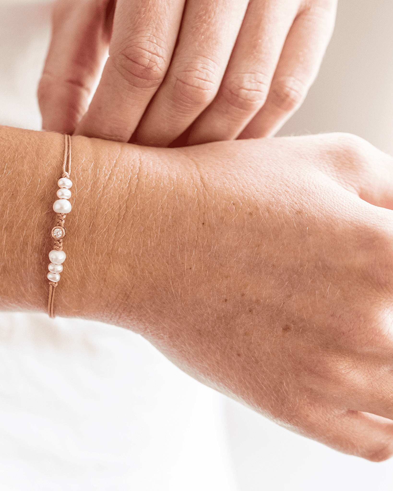 Le String of Love 6 Perles Naturelles - Or Blanc 14 carats Bracelet 14K Solid Gold 
