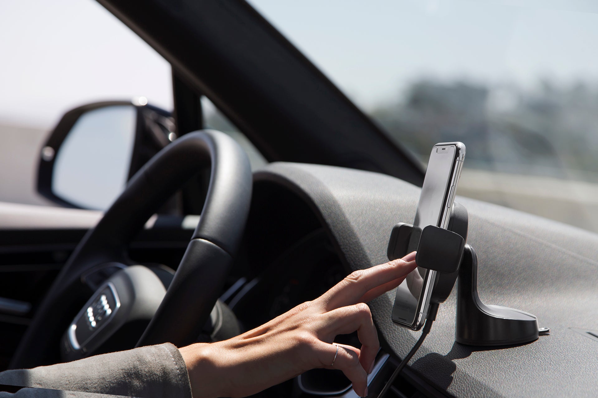 Airbase – chargeur de voiture sans fil Qi rapide, support à ventouse pour téléphone, pare-brise, tableau de bord