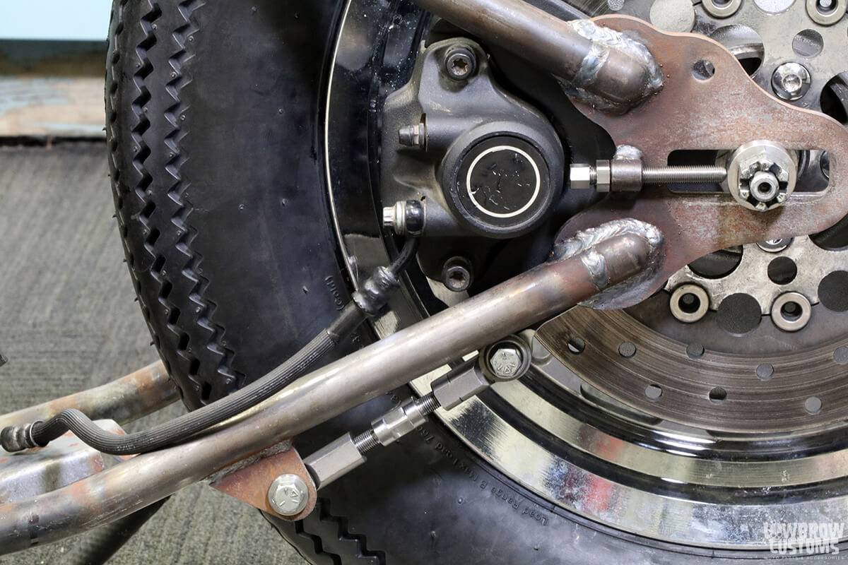 Clean and simple brake caliper set up.