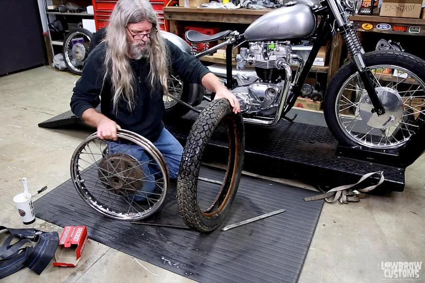 Video- How To Change A Motorcycle Tire By Yourself-16