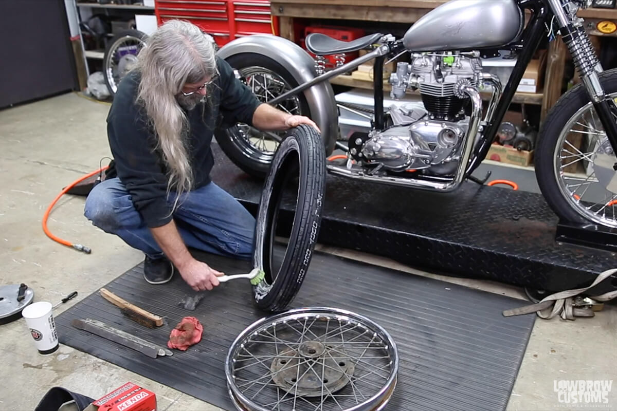 Video- How To Change A Motorcycle Tire By Yourself-22