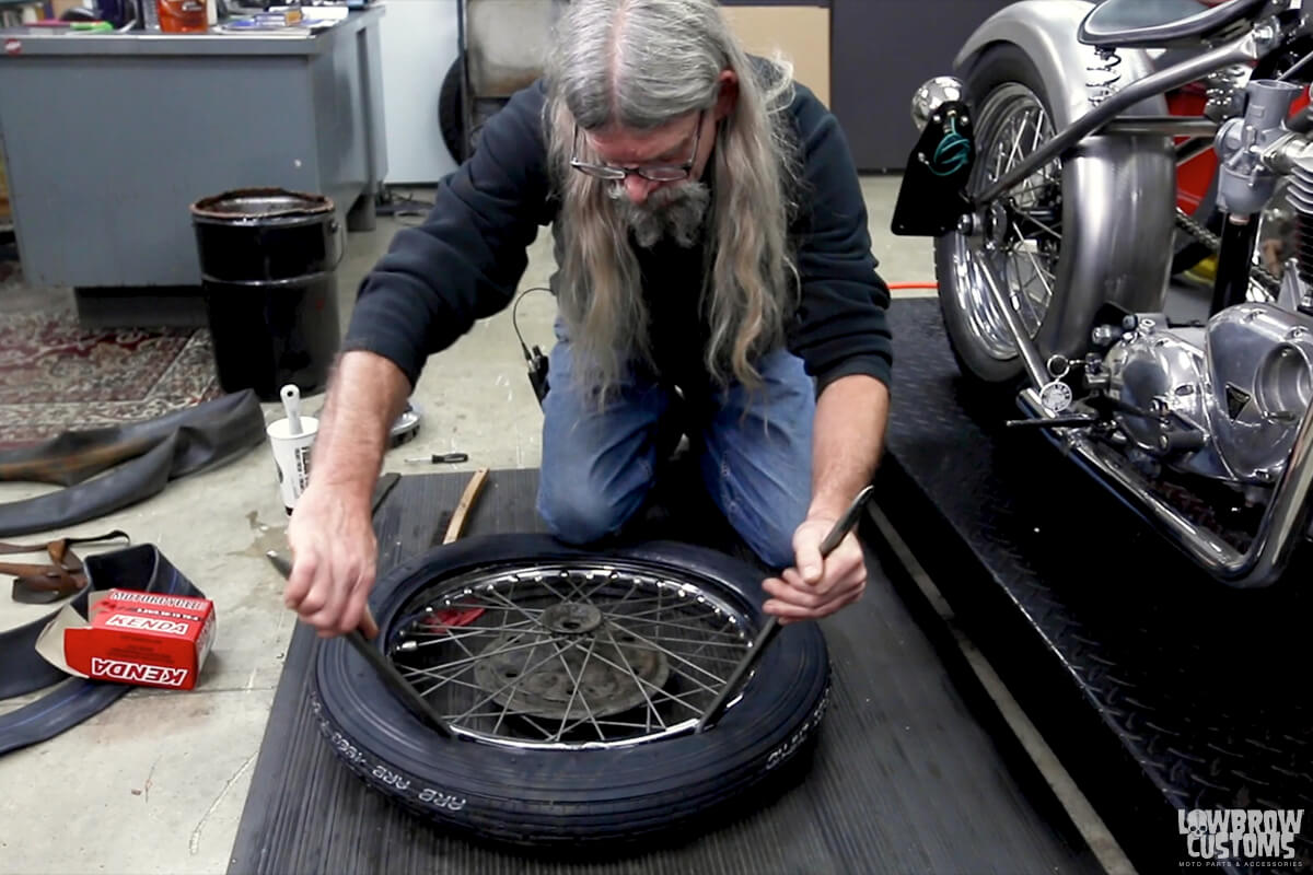 Video- How To Change A Motorcycle Tire By Yourself-24