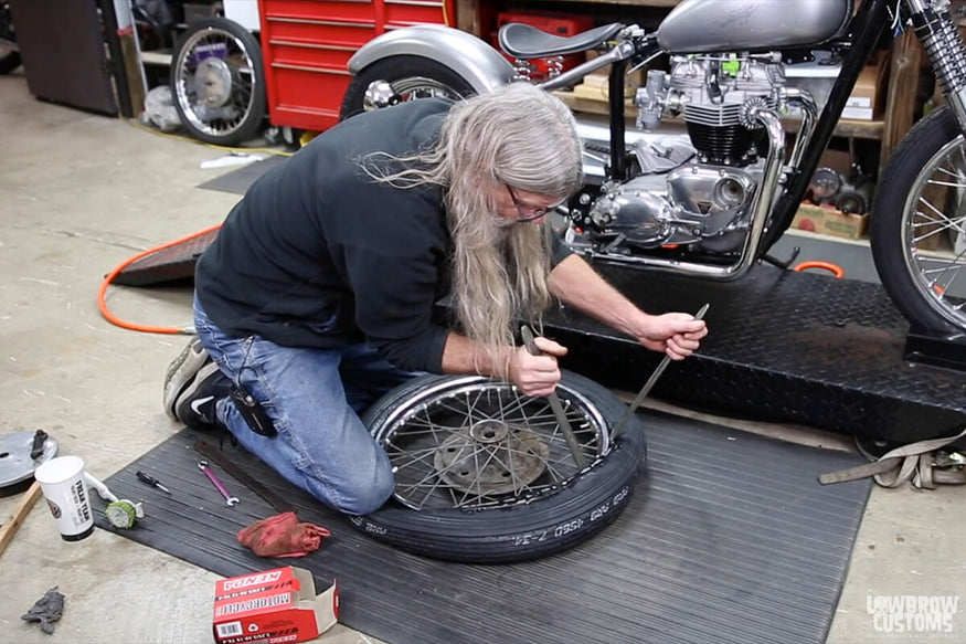 Video- How To Change A Motorcycle Tire By Yourself-31