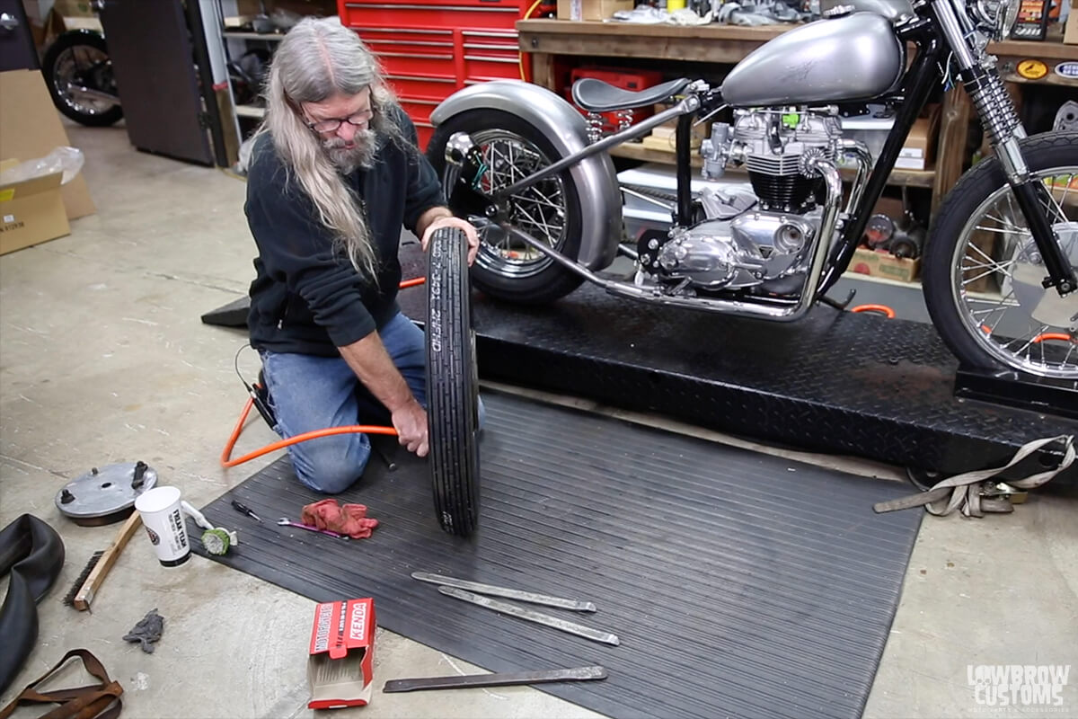 Video- How To Change A Motorcycle Tire By Yourself-34