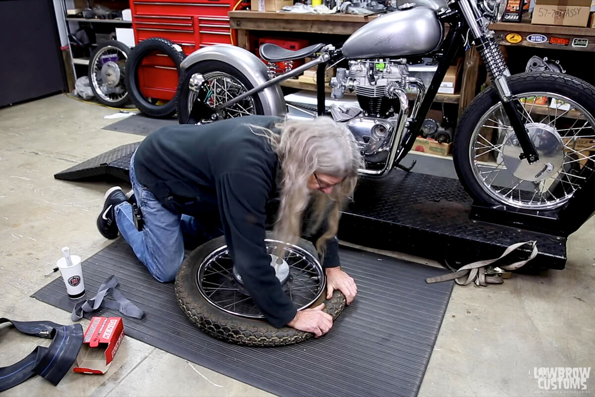 Video- How To Change A Motorcycle Tire By Yourself-6
