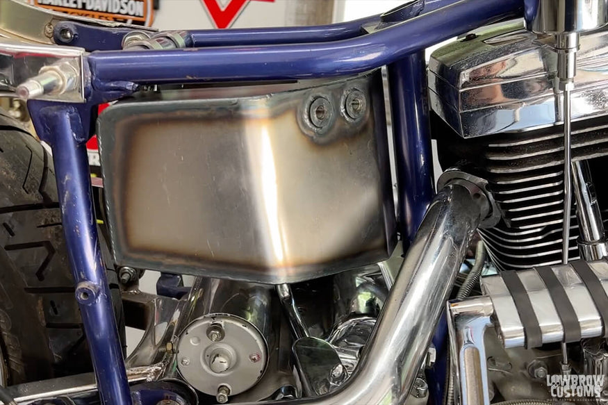 Video: How To Install A Gasbox Horseshoe Oil tank for Harley-Davidson 4 speed Swing Arm Frames-11