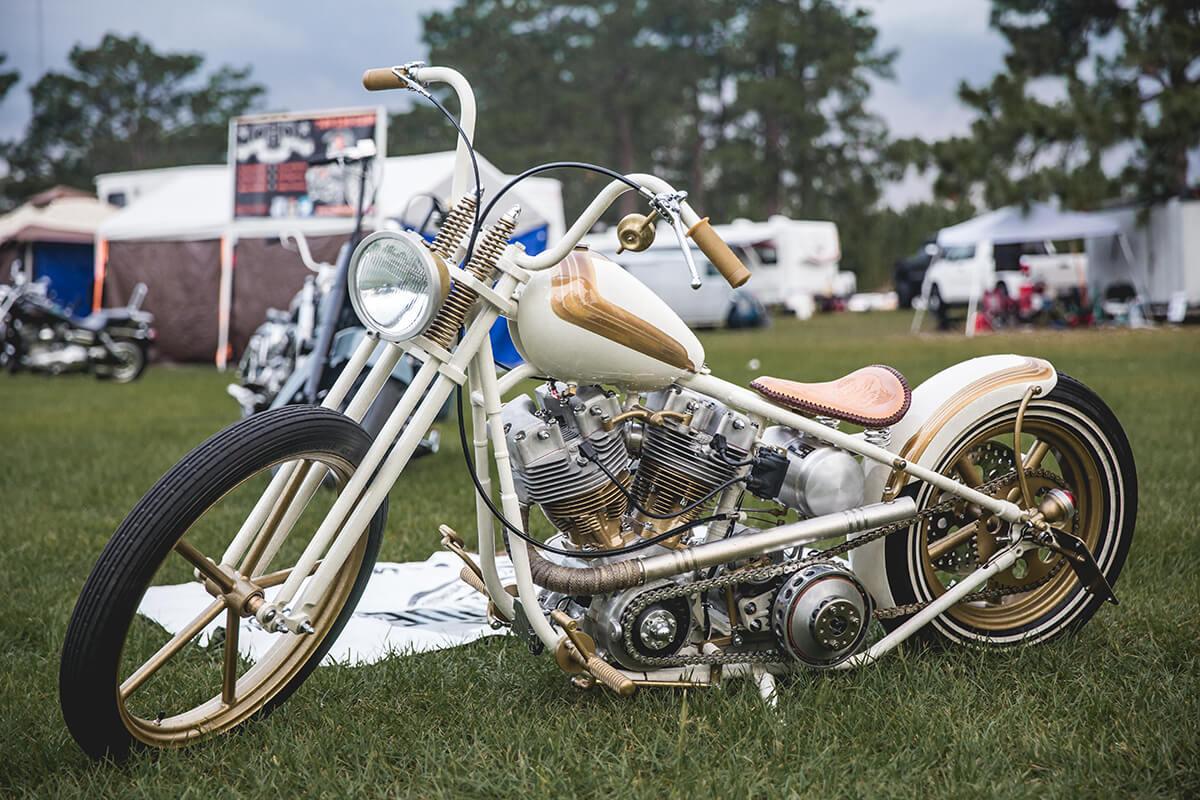 Bill Schalk of Tried and True took home first place prize in the Pro build off with this immaculate Shovelhead. The Horse Smoke Out 18 - Lowbrow Customs