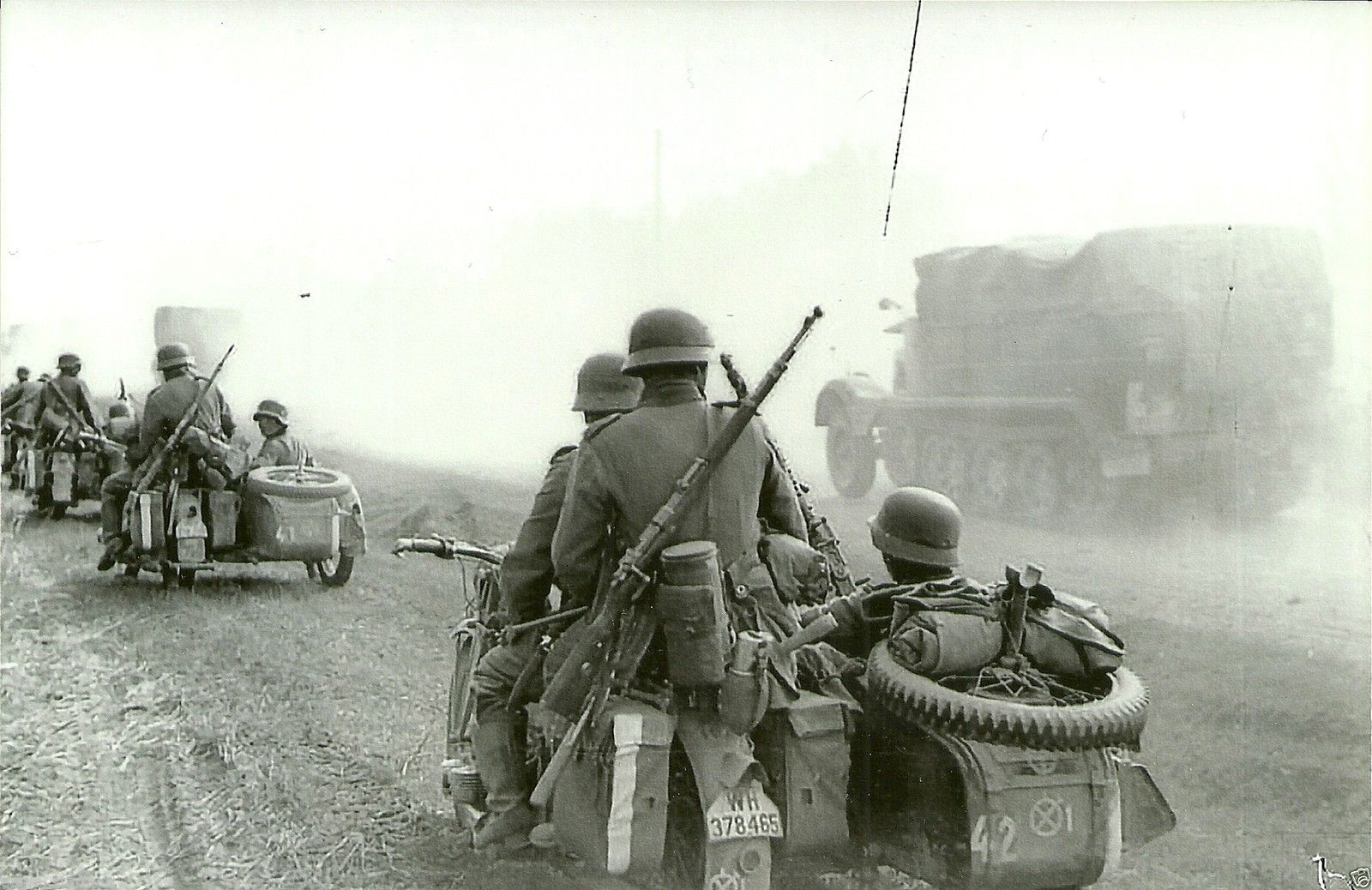 BMW R75 carried troops and cargo on all kinds of terrain.