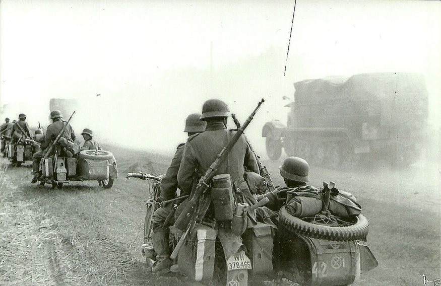 BMW R75 carried troops and cargo on all kinds of terrain.