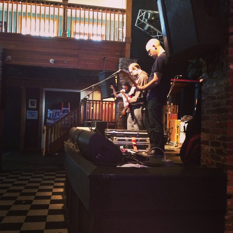 Built to Spill plays a Pavement cover during sound check