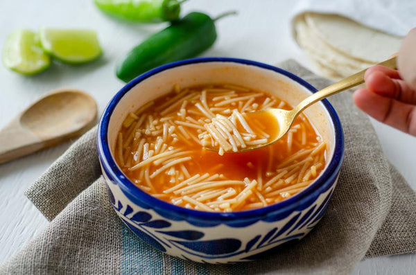 vegan noodles: sopa di fideo