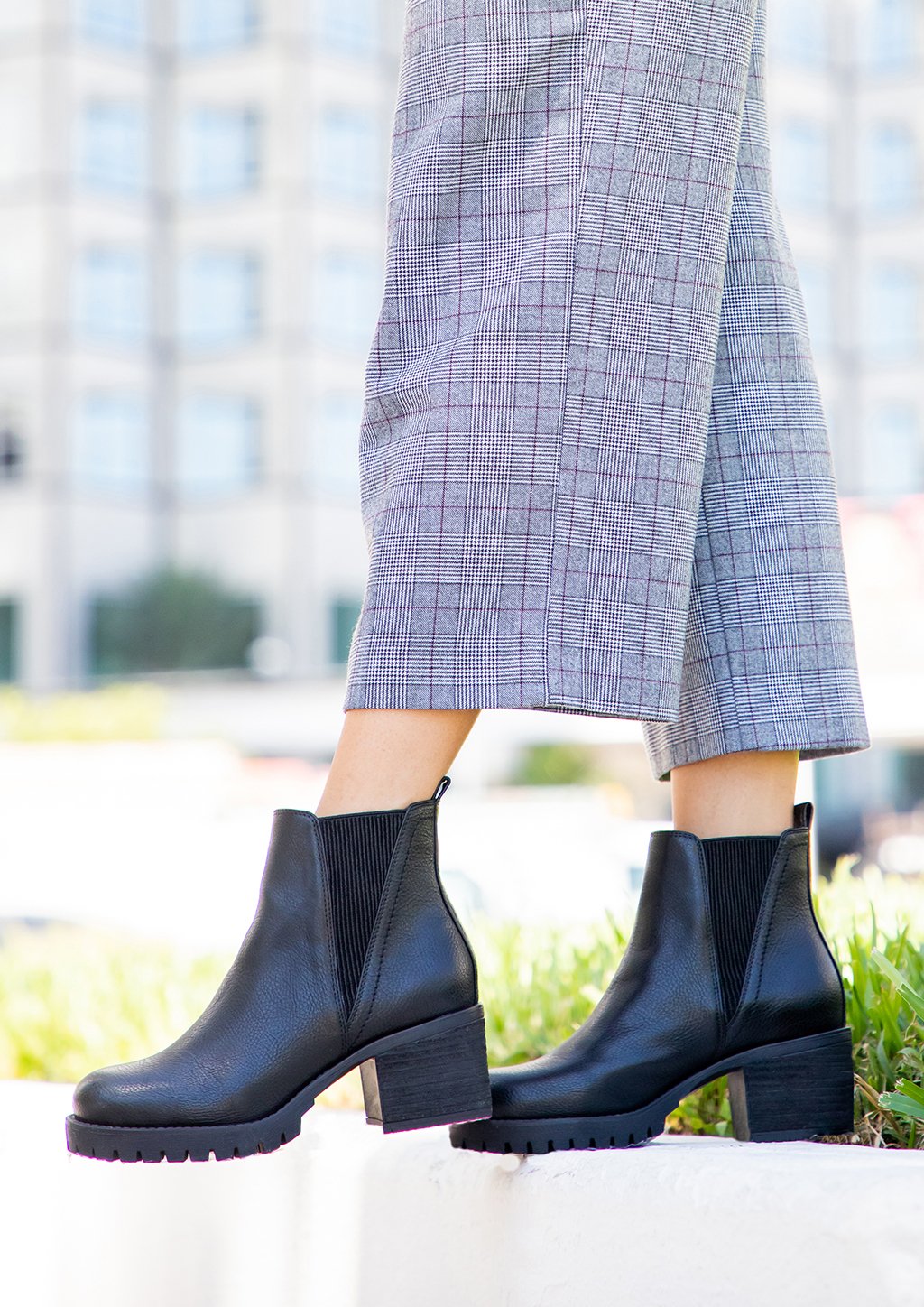 mia chelsea boots