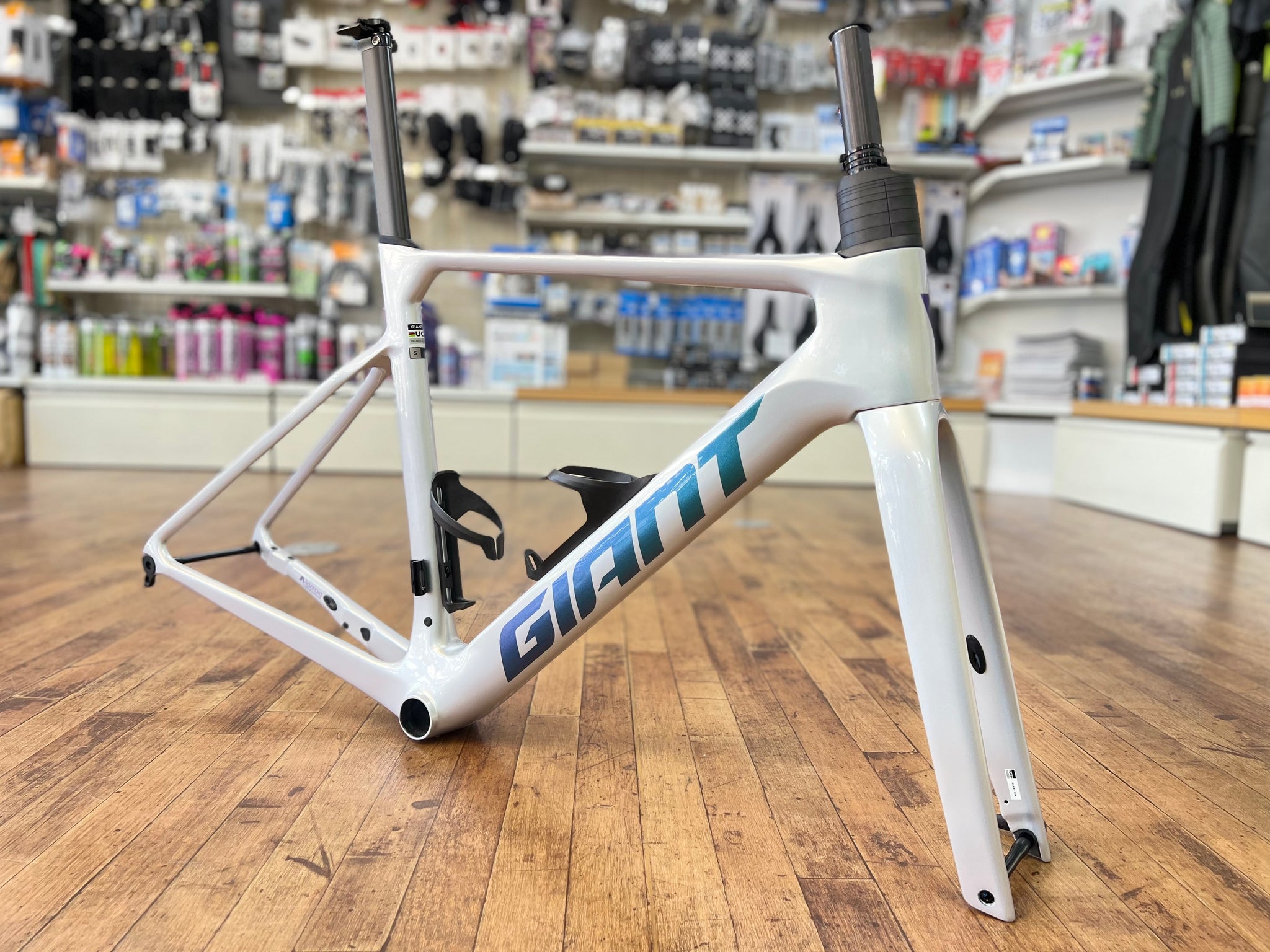 店舗受取】2023 GIANT PROPEL ADVANCED PRO FRAME SET 税込￥330,000