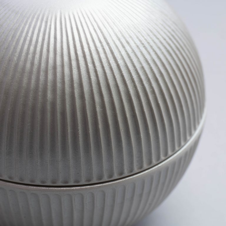 Shinogi Lidded Bowl Detail Image 10