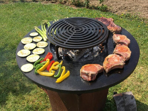 Picture of Richard's barbecue with cote de boeuf and vegetables being grilled