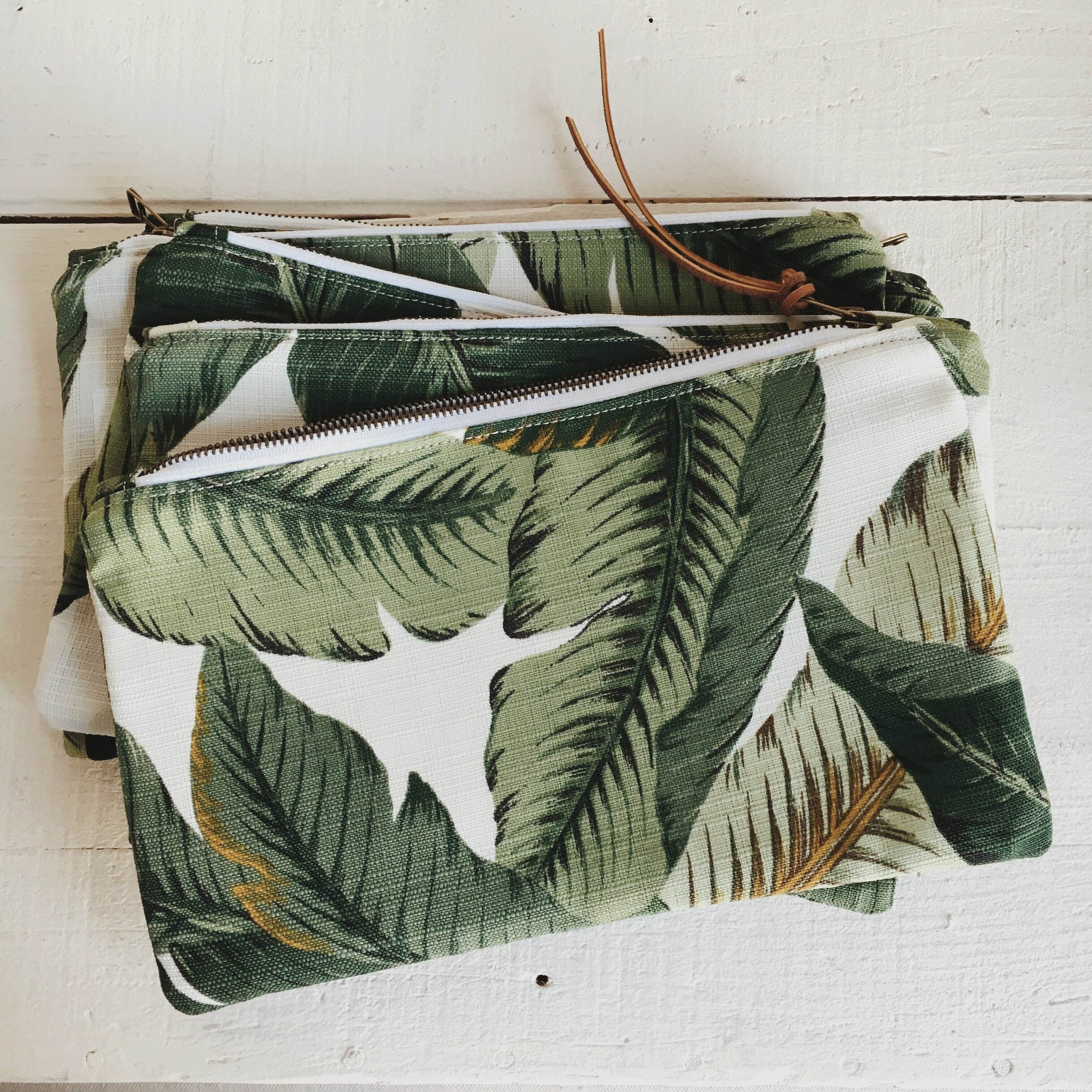 ESCAPE Travel Clutch - Easy Palm Sample – FORESTBOUND
