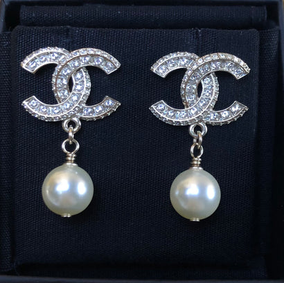 peave aldrig Gå forud Chanel - Crystal Pearl Drop Earrings | All The Dresses