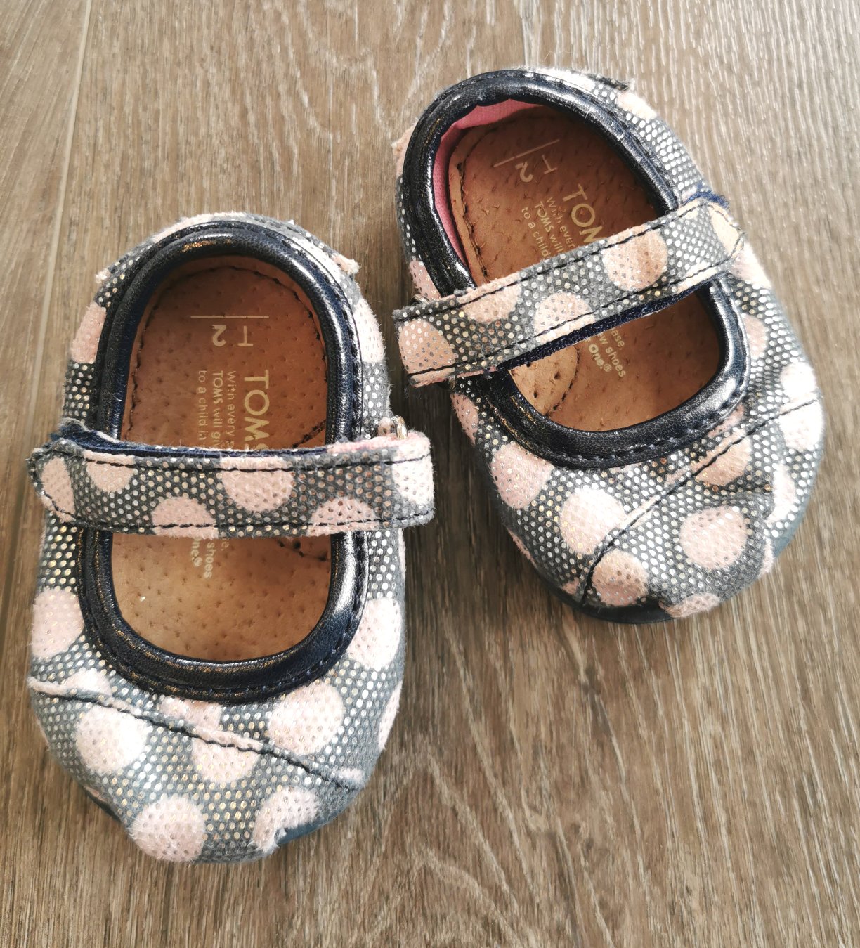 BABY GIRL SIZE 2 TINY TOMS BALLET FLATS 