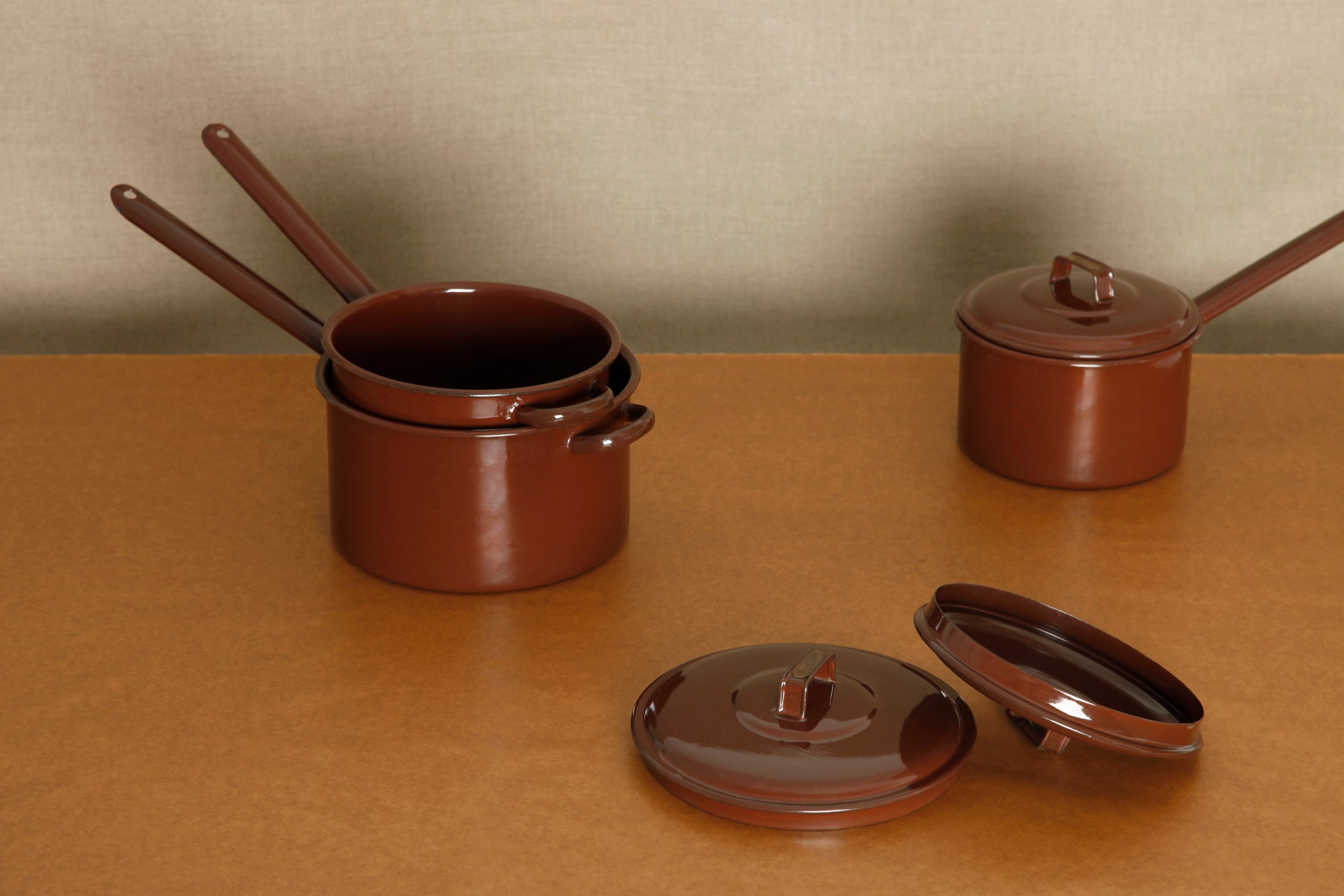 Judgeware Enamel Pot – Wood and Salt