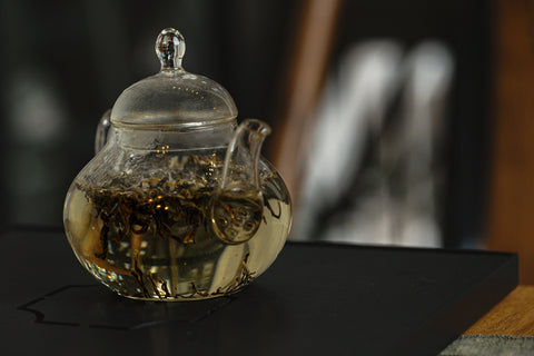 Brewing Darjeeling Tea in a teapot | Plantation by teakha