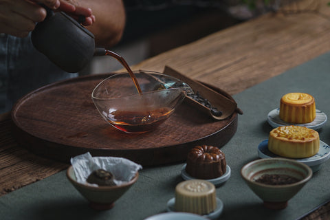 Rice Scent Aged Puerh tea and mooncake pairing