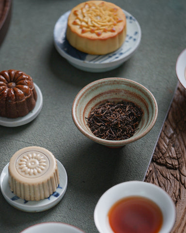 Palace Puerh tea and mooncake pairing