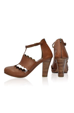 Incognito Leather Heels (Sz. 7 - 9)