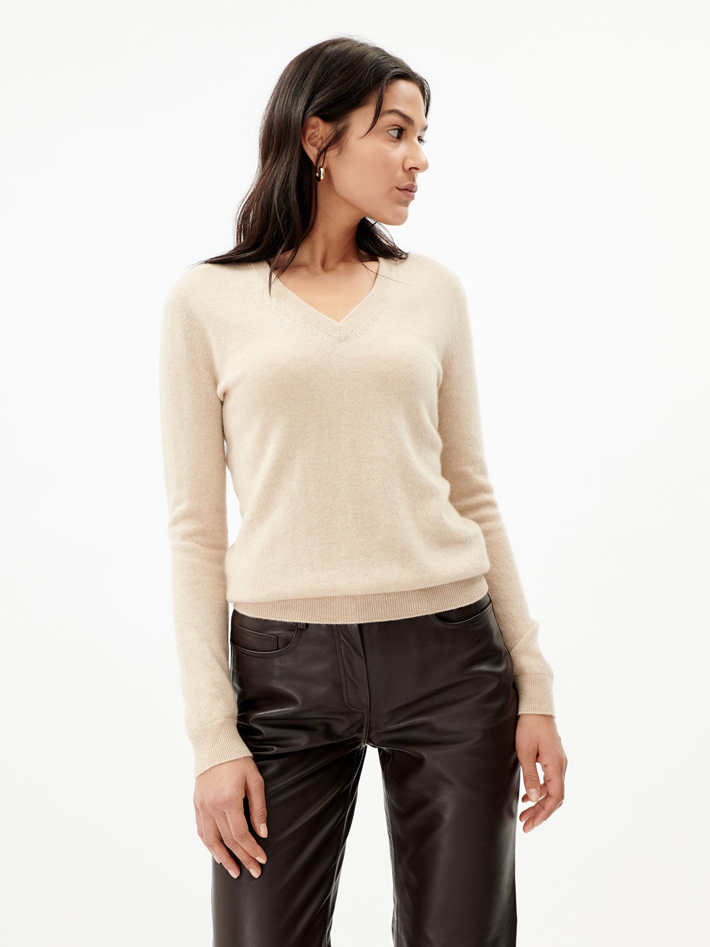 Basic Cashmere V-Neck Sweater