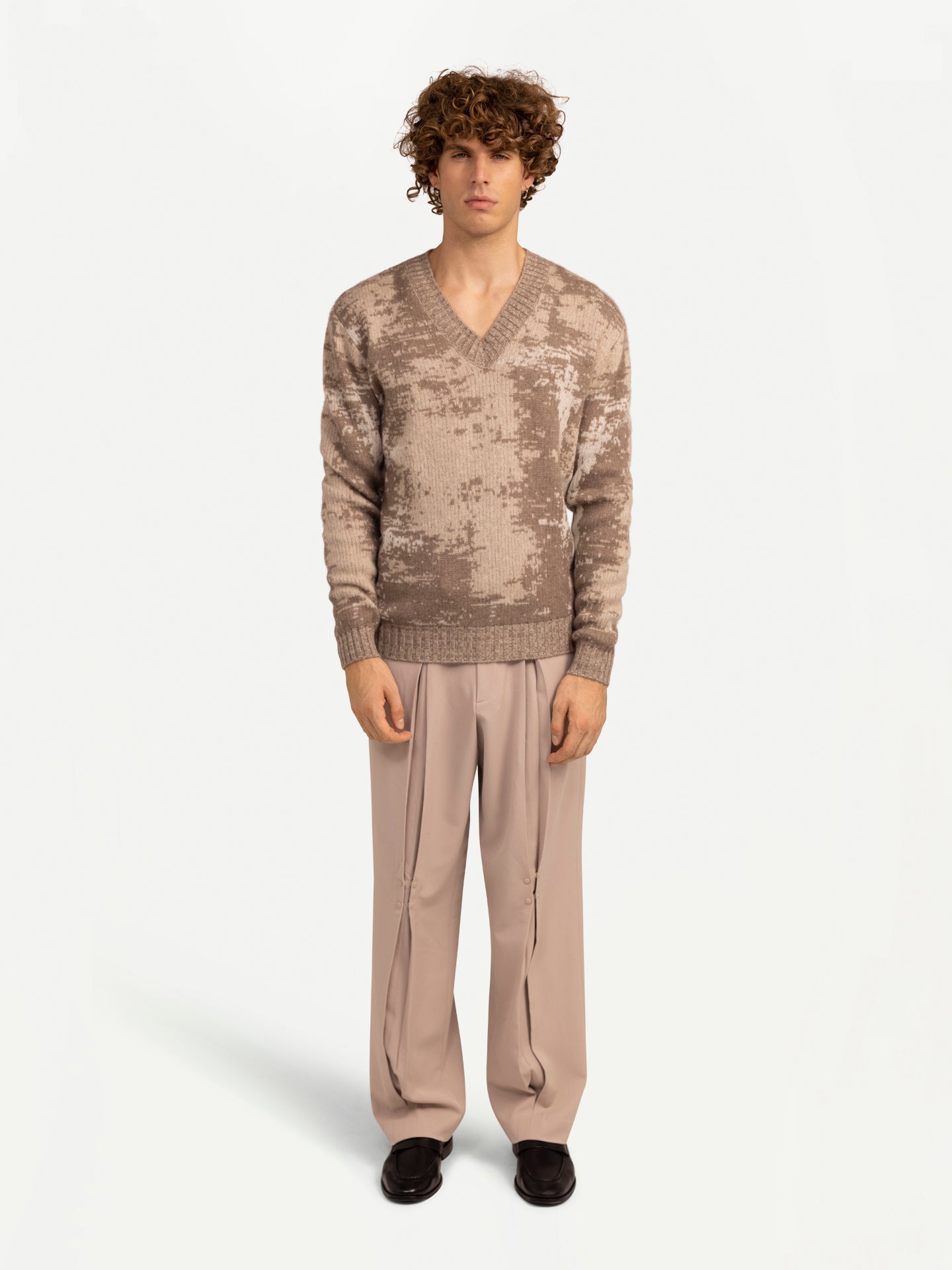 Men's Cashmere Jacquard V-Neck Sweater Taupe - Gobi Cashmere