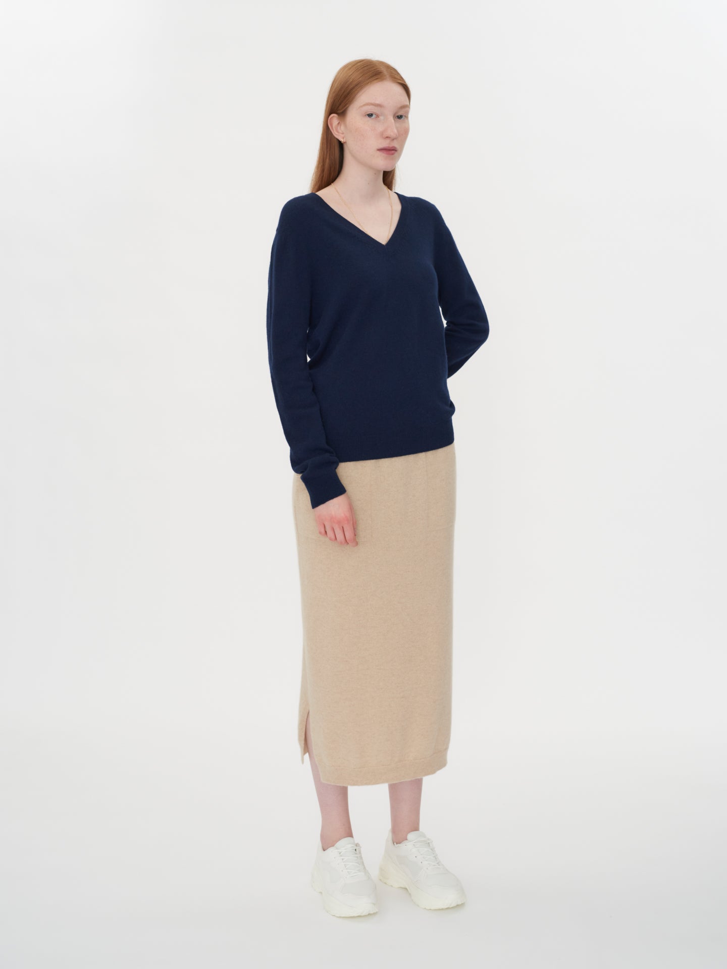 Women's Cashmere Basic V-Neck Navy - Gobi Cashmere