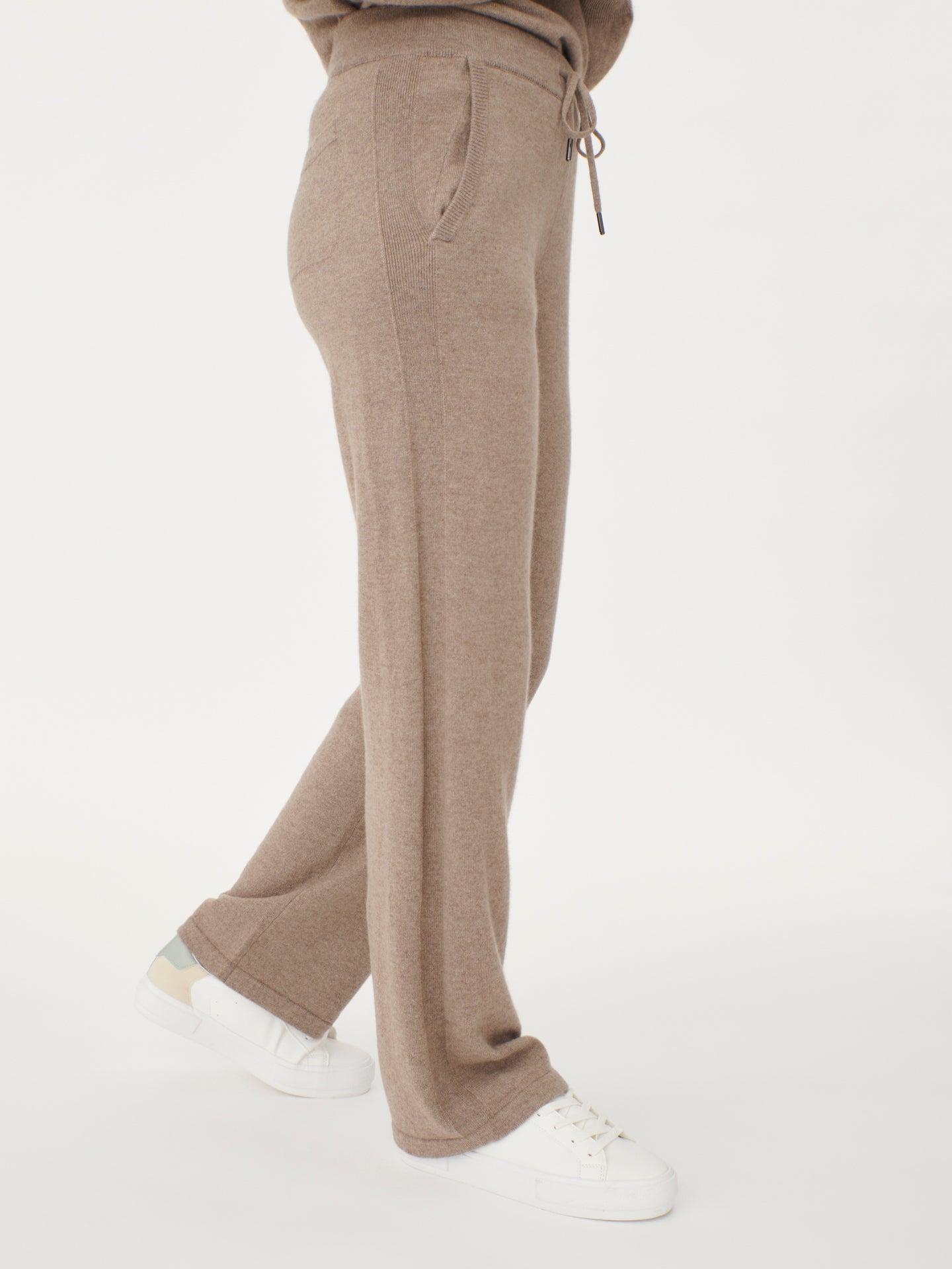 Pulcykp Women Cashmere Pants Soft Comfortable High-Waist Knitted Thicken  Wide Leg Pant, Beige, Small : : Clothing, Shoes & Accessories