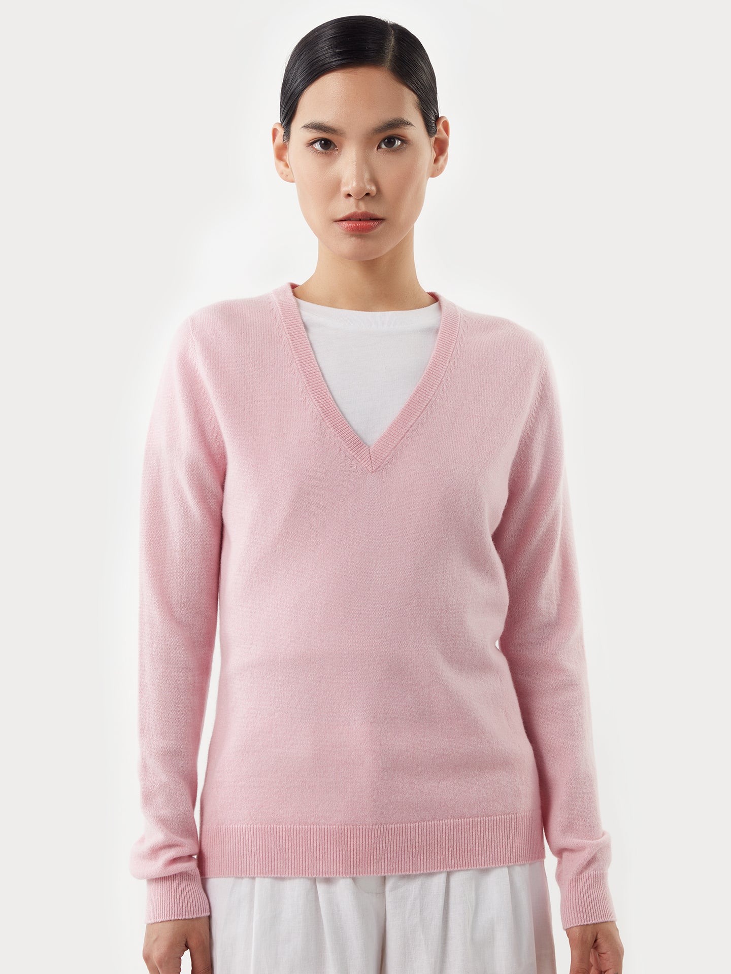 Basic Cashmere V-Neck Sweater