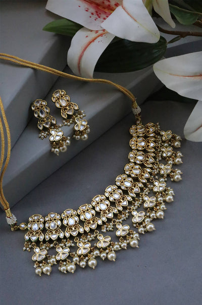 Choodiyan Katrina - Kundan Choker Set with Mathapatti