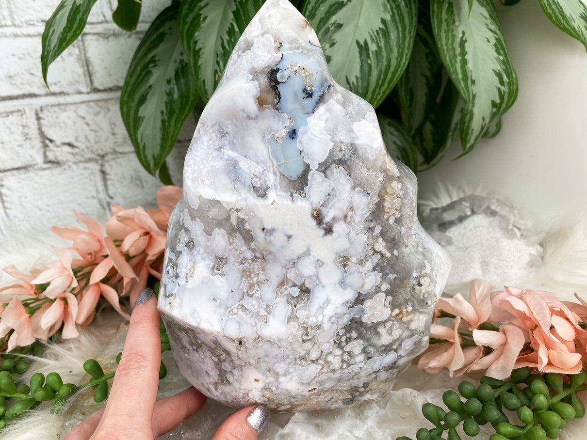 white flower agate