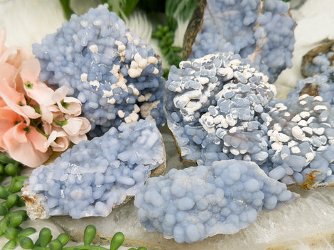 raw chalcedony stone