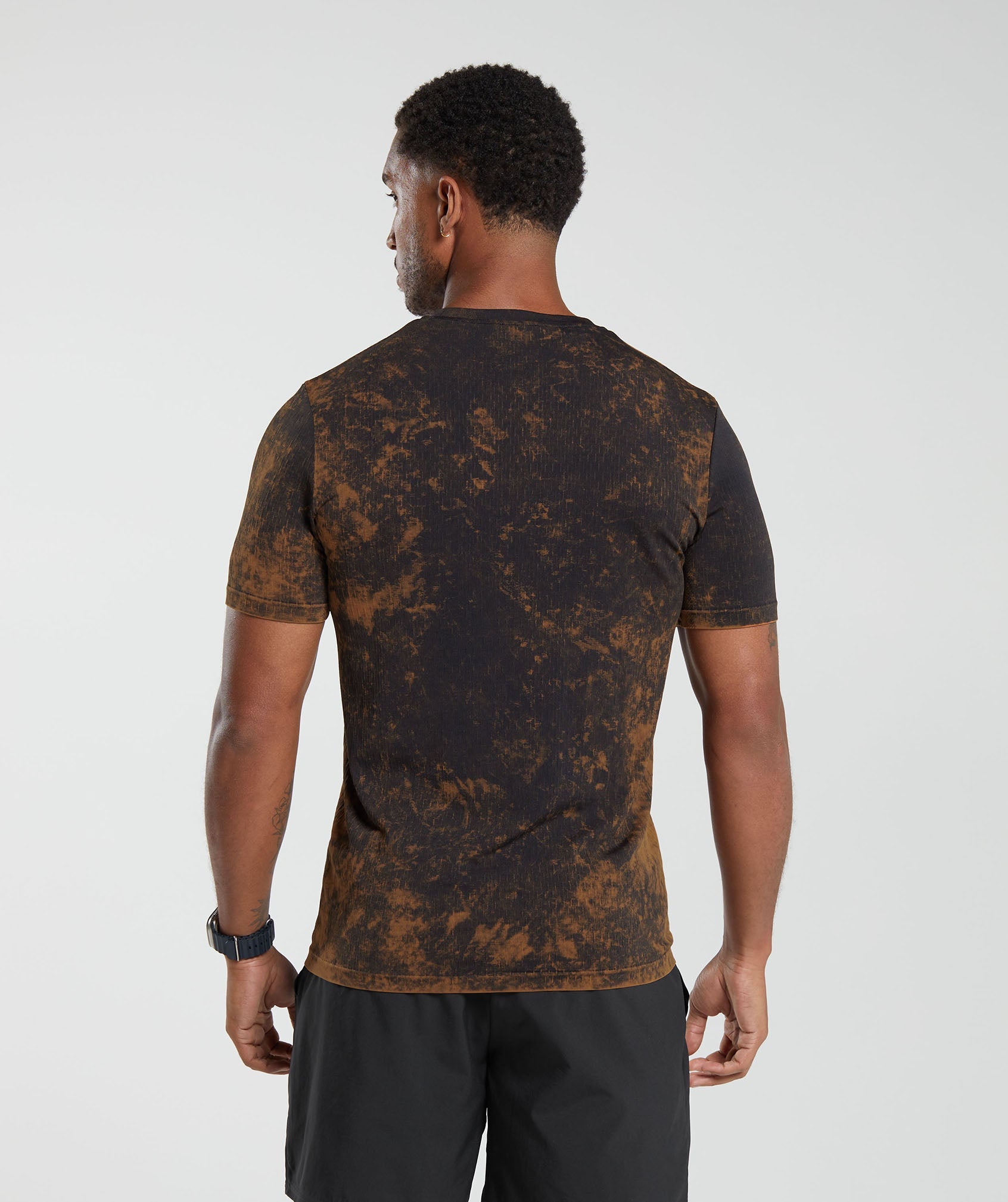 Washed Seamless T-Shirt in Black - view 2