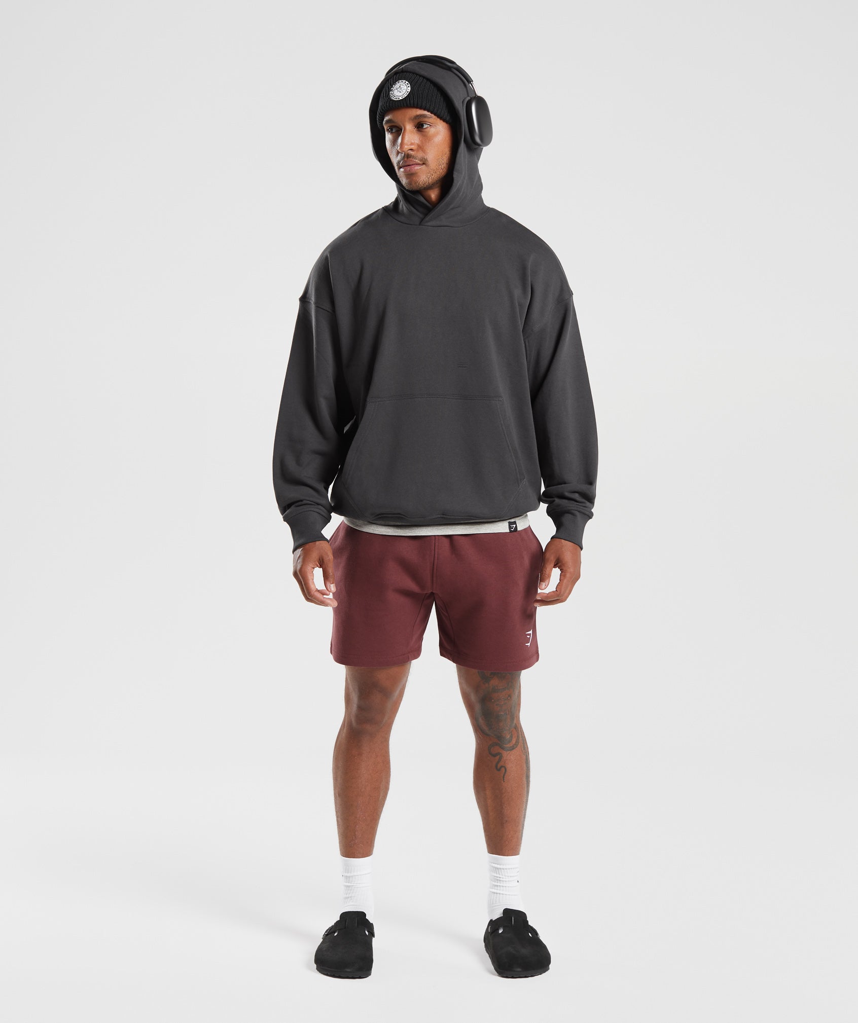 Crest 7" Shorts in Washed Burgundy - view 4