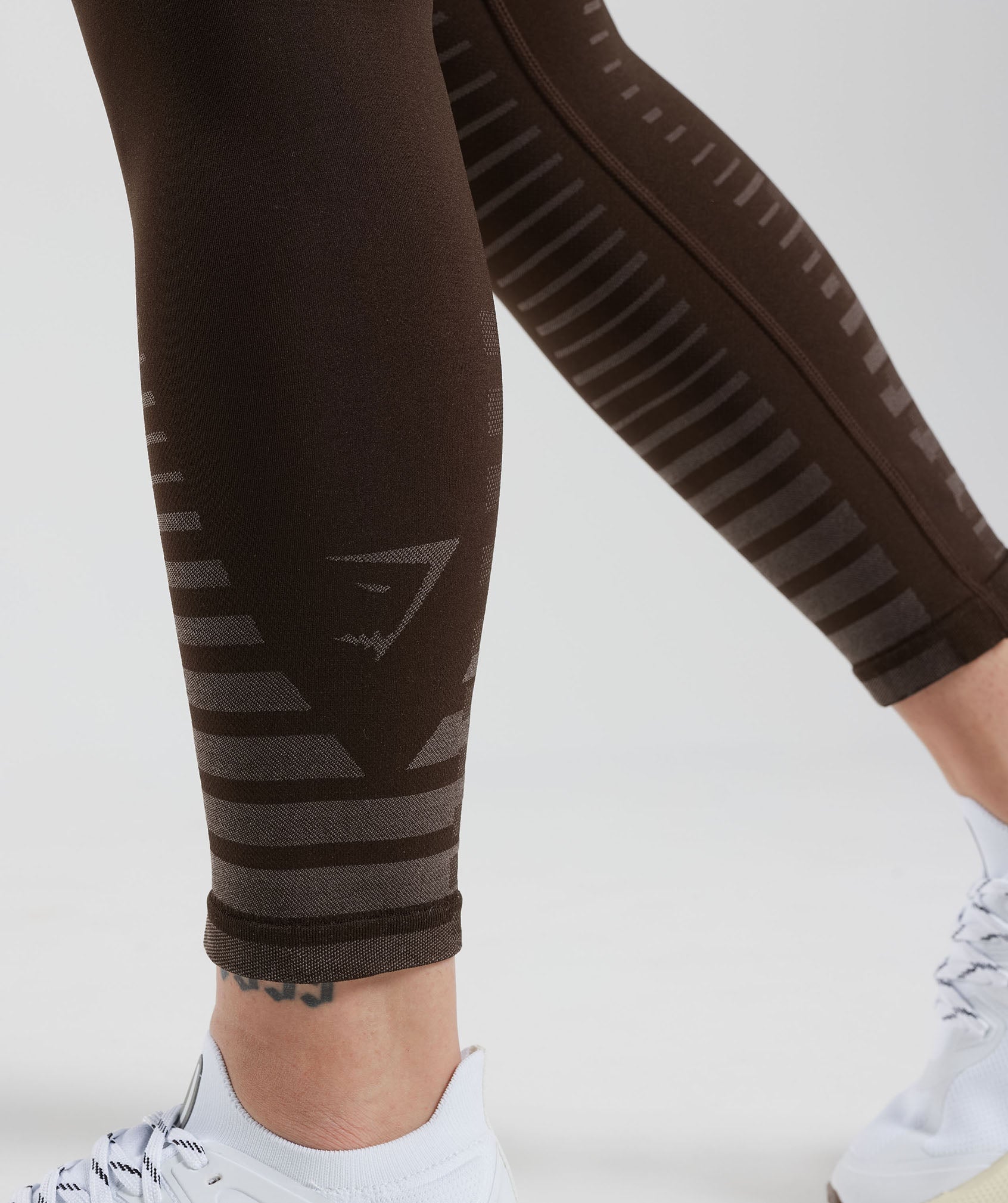 Apex Limit Leggings in Archive Brown/Truffle Brown - view 5