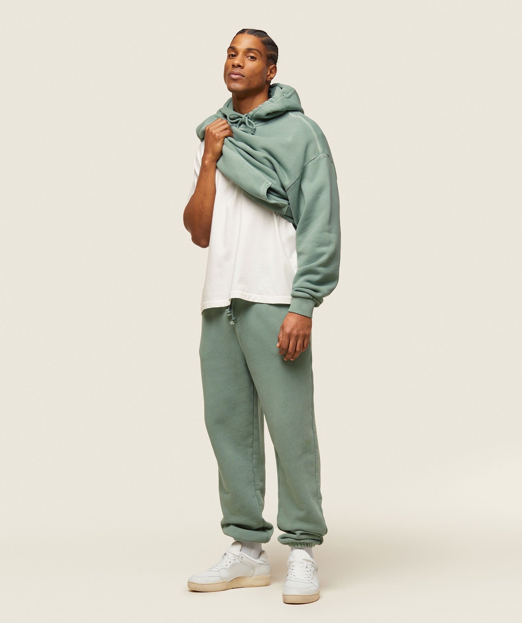 everywear Relaxed Sweatpants in Dollar Green - view 2