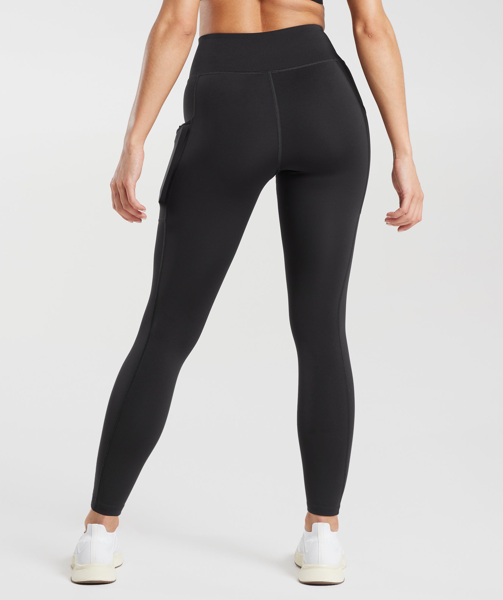 Pocket Leggings in Black - view 3