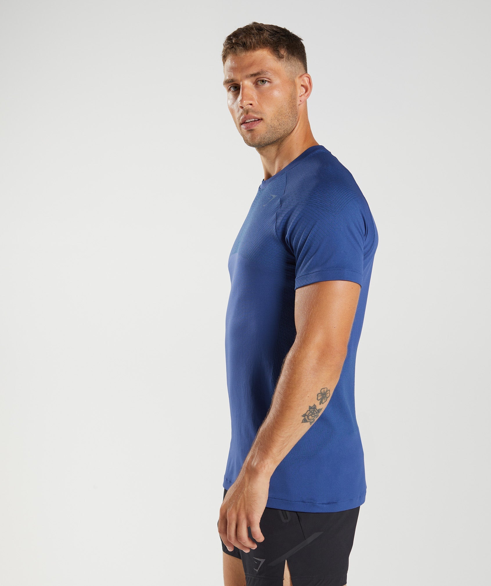 Apex Seamless T-Shirt in Stellar Blue/Lakeside Blue - view 3