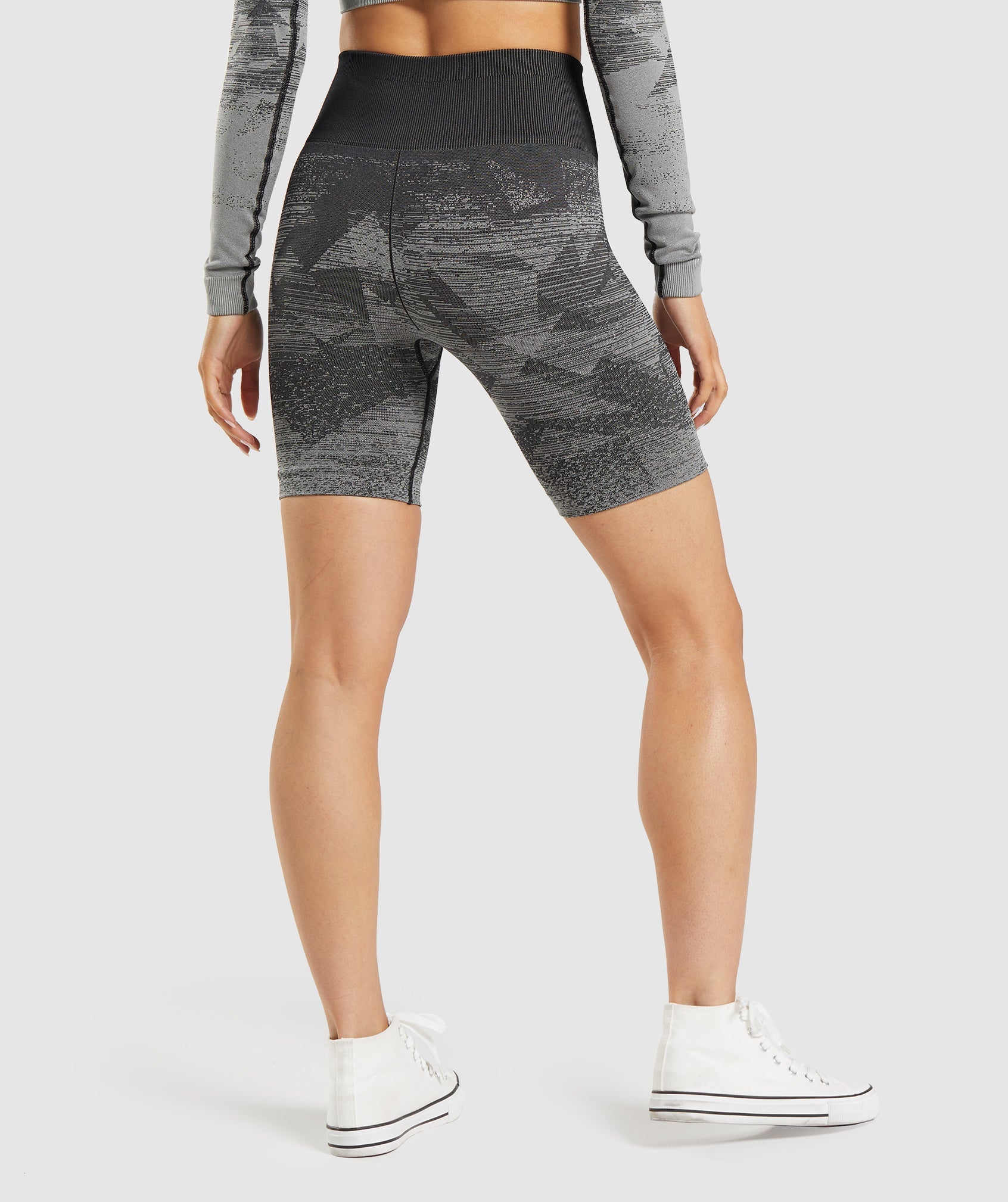 Adapt Ombre Seamless Shorts in Triangle | Black - view 2