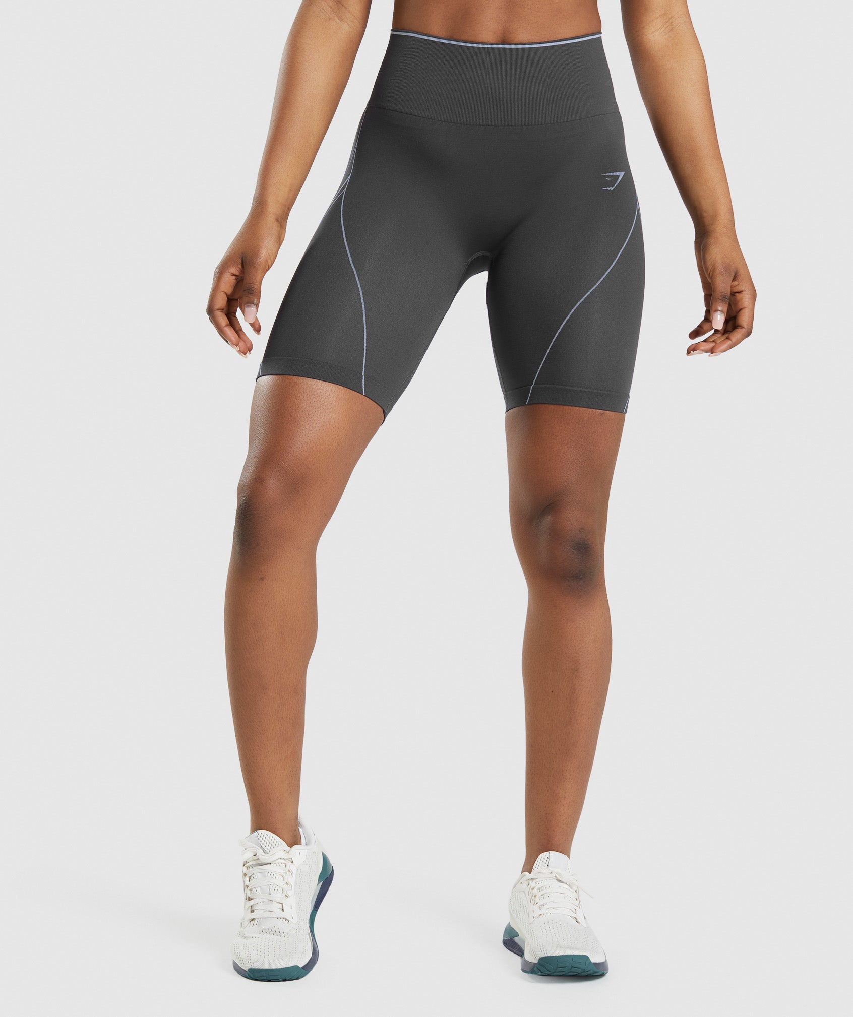 Apex Seamless High Rise Short in Onyx Grey/Lavender Blue